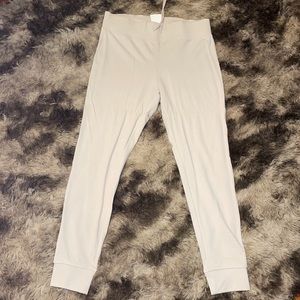 Women’s H&M joggers NWT size (L)